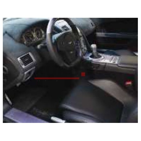 MANSORY Vantage — Wnętrze listwy w karbon,