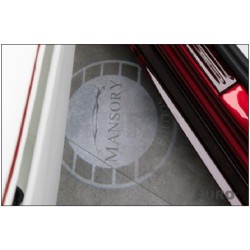 MANSORY Purosangue — zestaw lewy i prawy do przednich drzwi