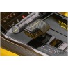 MANSORY RSQ8 25 — Karbon panel do gear shifters