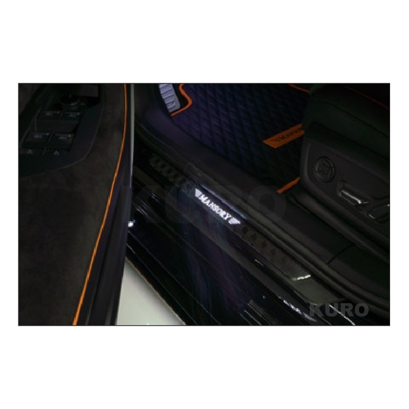 MANSORY RSQ8 — Nakładki progowe podświetlany
