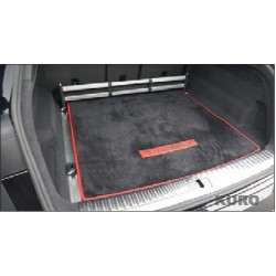 MANSORY RSQ8 — Ekskluzywna welurowa mata bagażnika – obszycie nubukiem