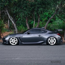 Toyota GR86 / Subaru BRZ progi boczne