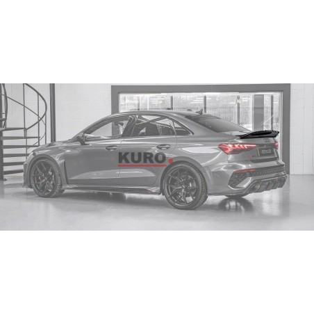 Audi RS3 8Y Saloon tył Lip spoiler - widoczny karbon