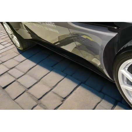 Aston Martin DB11 suchy karbon progi boczne | KURO