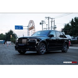Rolls-Royce Cullinan BKSS karbon progi boczne | KURO