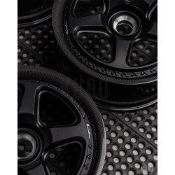 Brixton TR05 Carbon+